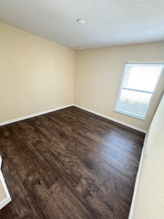 Building Photo - 205 Pima Trail