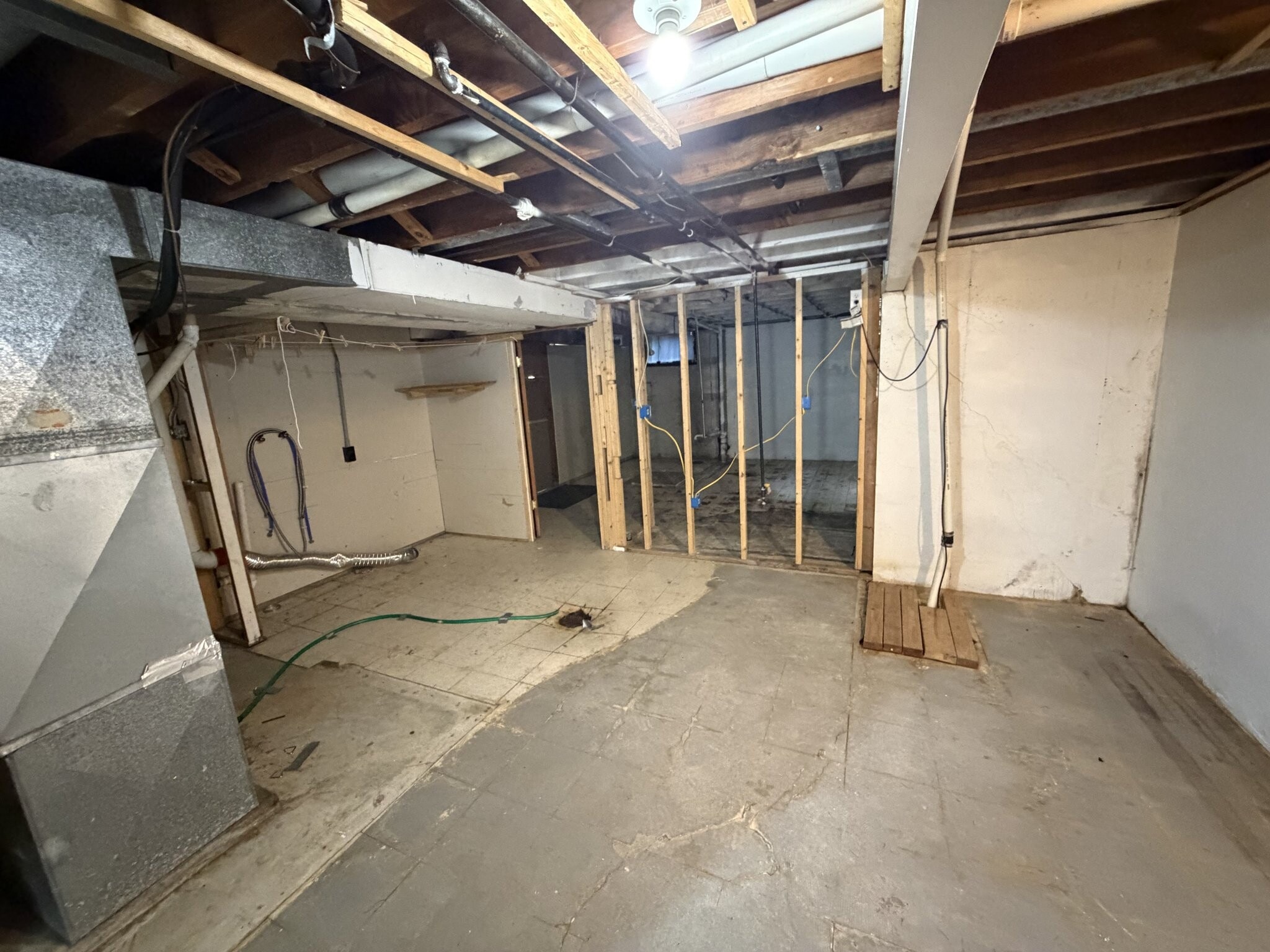 Building Photo - 306 Loch Ln