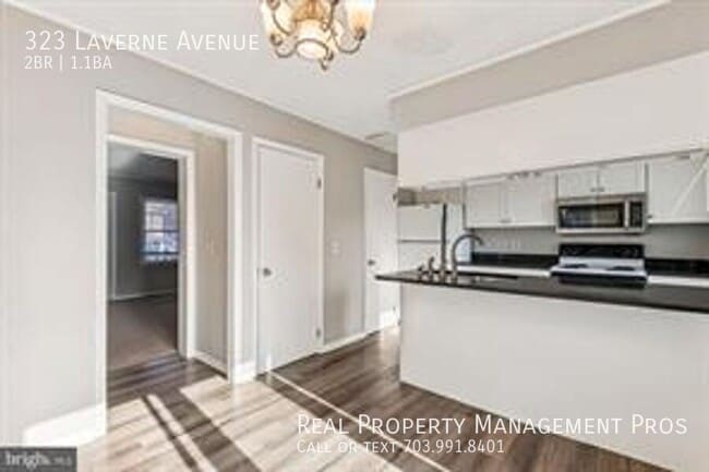 Building Photo - 323 Laverne Ave