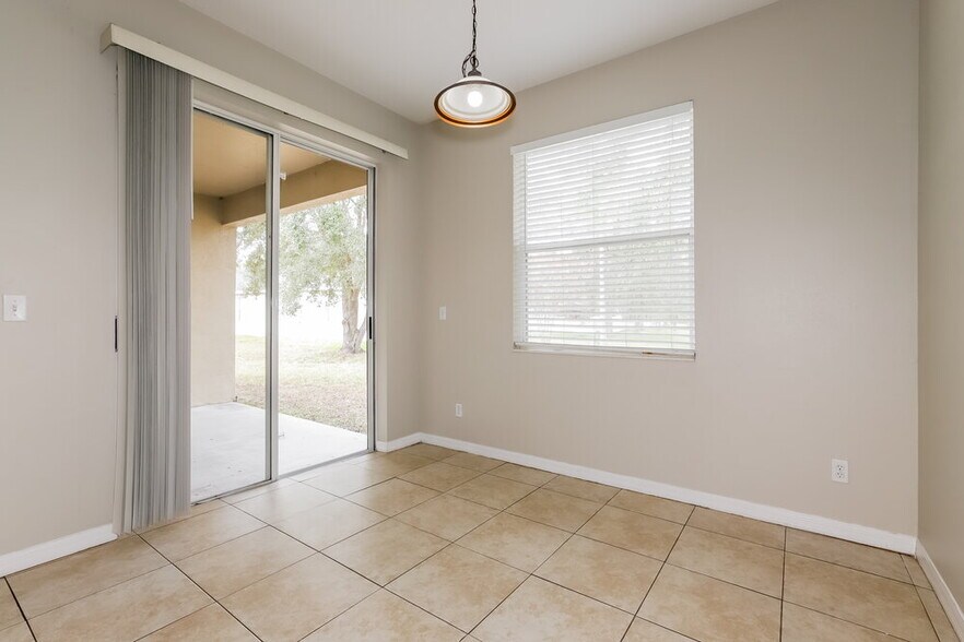 Building Photo - 11719 Summer Springs Dr