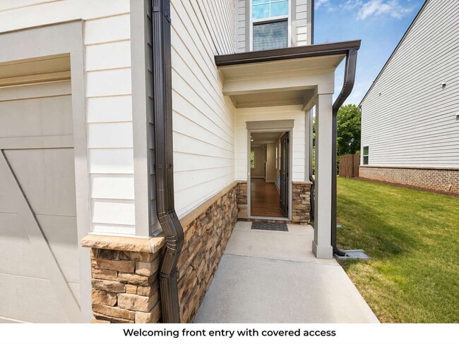 Building Photo - End Unit Townhome in Brookview Subdivsion in North Forsyth