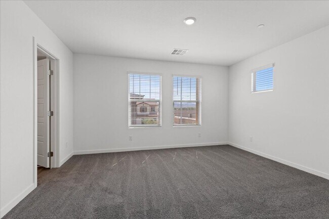 Building Photo - 900 Rosy Starling St