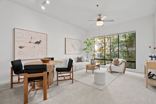 Building Photo - Modern and Luxurious 1 Bedroom 1 Bath Condo in the Desirable Brickyard Community