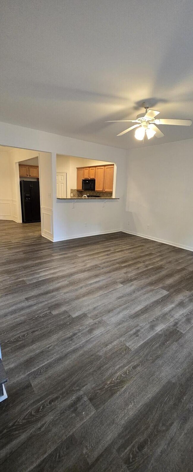 Building Photo - 3 Bedroom Townhouse