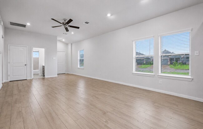 Building Photo - 8018 Fijian Cypress Dr