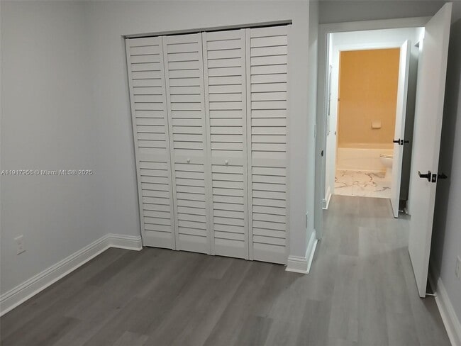 Building Photo - 7300 NW 114th Ave