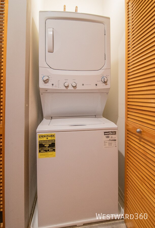 Building Photo - 6 Laflin-808