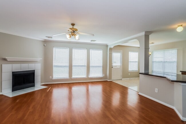 Building Photo - 4223 Pathway Ct