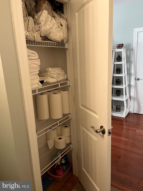 Building Photo - 23930 Brickhouse Farm Ln