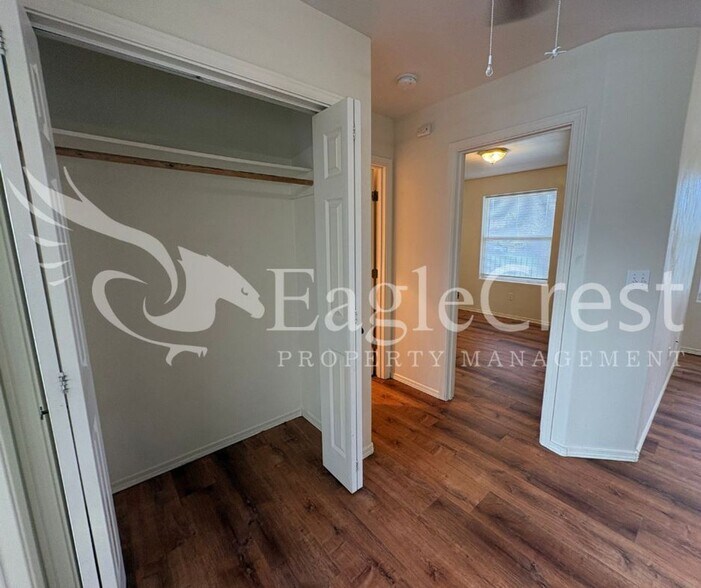 Building Photo - 706/708SCollege