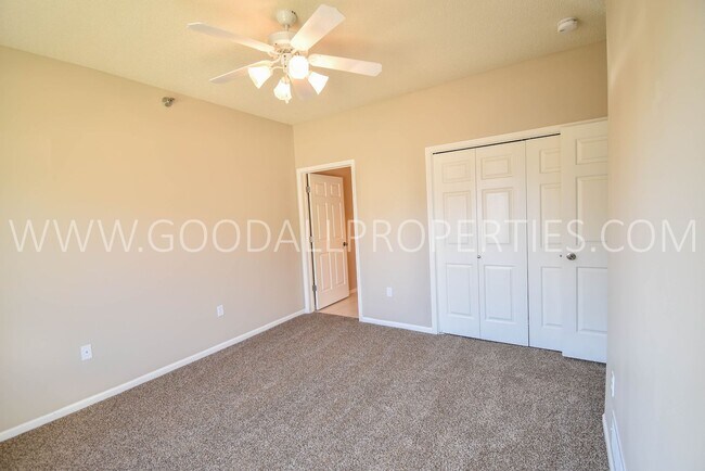 Building Photo - Short Term Lease Available ! 2 Bedroom 2 B...