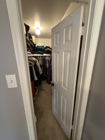 Walk-in Closet - 23 Hickory Dr
