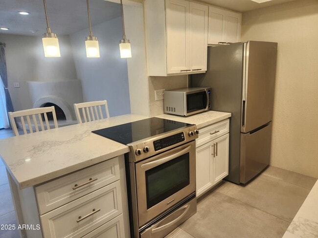 Building Photo - 7557 N Dreamy Draw Dr