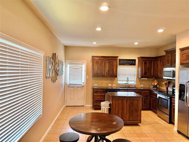 Building Photo - 1068 Meadow Scape Dr