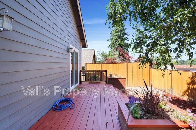 Building Photo - 5164 Andresen St SE