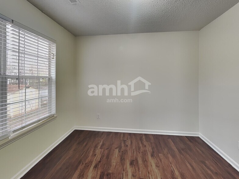 Building Photo - 16518 Amber Field Dr