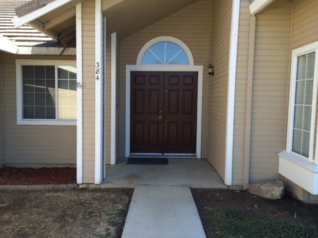 Building Photo - 384 Chestnut St