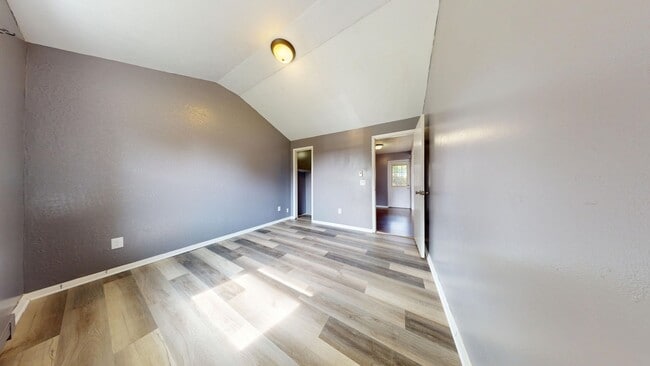 Building Photo - 3 Bedroom Ranch in Madison