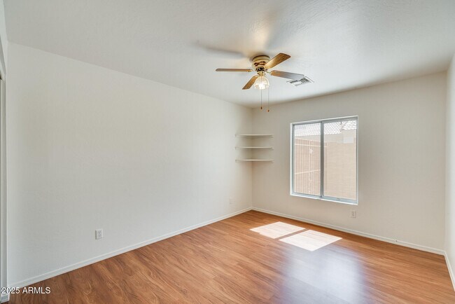 Building Photo - 4559 W Dailey St