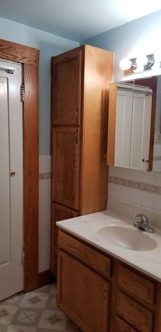 Building Photo - 544 N State St