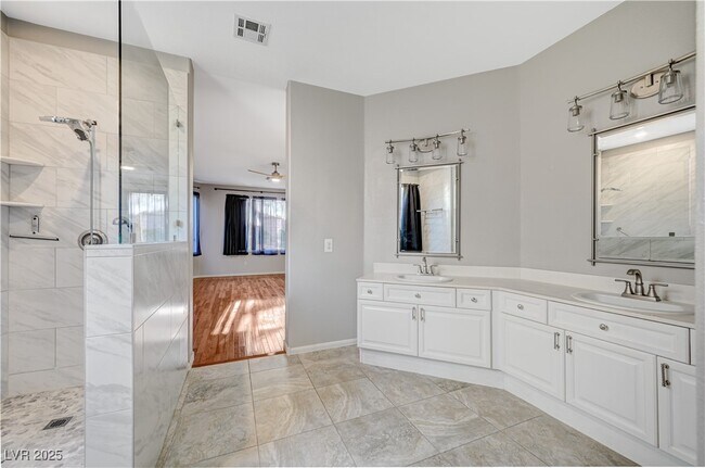 Building Photo - 57 Voltaire Ave