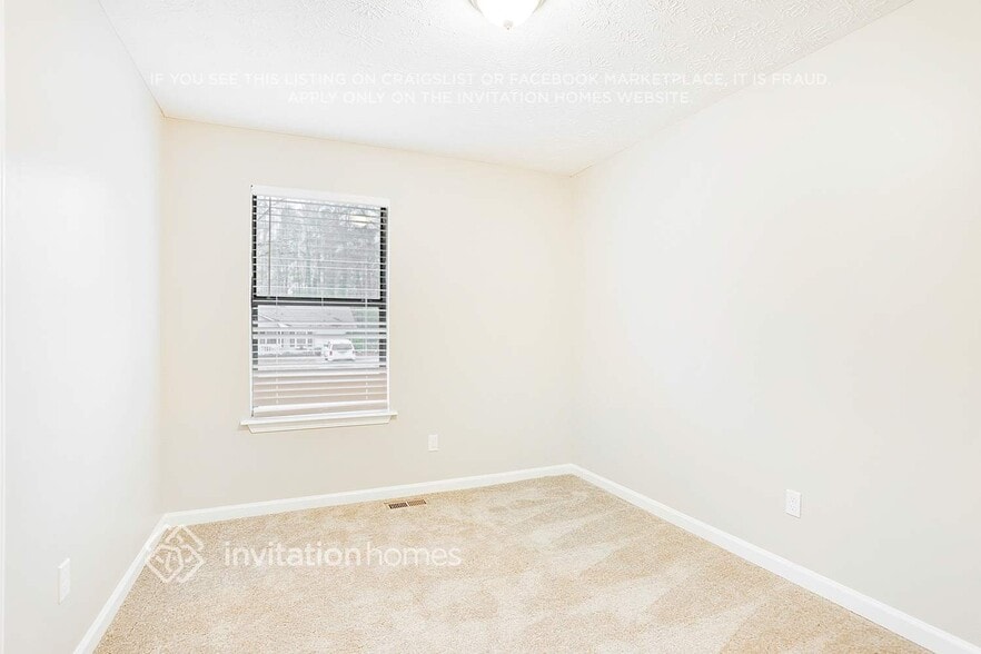 Building Photo - 3890 Daylily Way