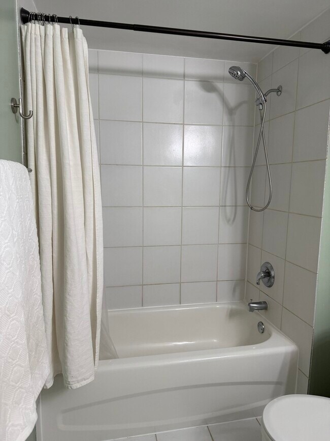 Building Photo - 6 S Laflin St