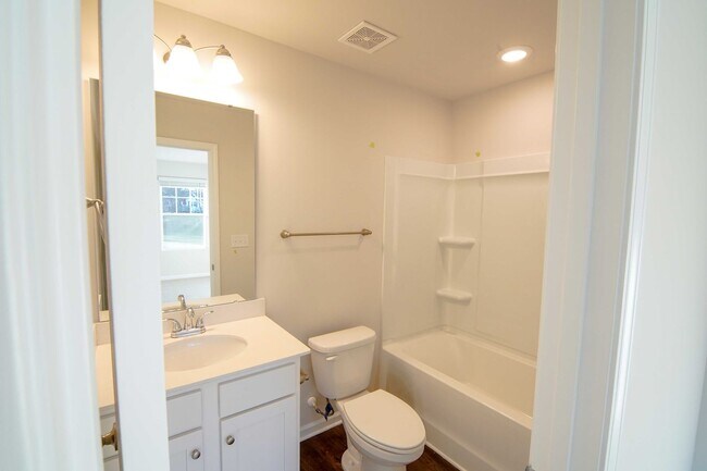 Building Photo - 3 Bedroom Duplex Home Available Now in Cherryville, NC