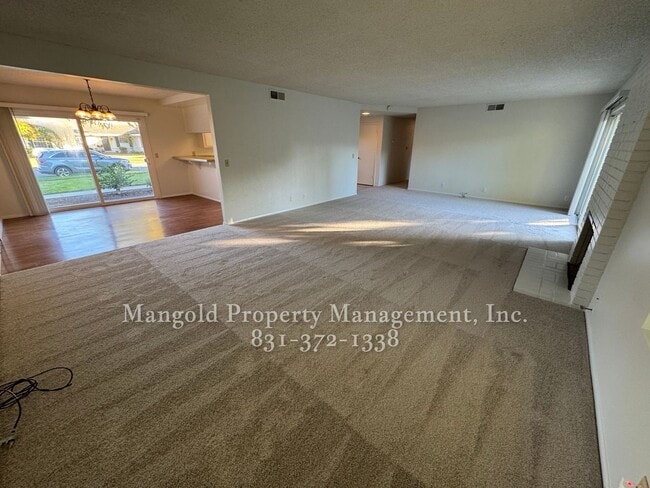 Building Photo - Beautiful 4-bed 2-bath Home with Cozy Fireplace and Large Backyard!