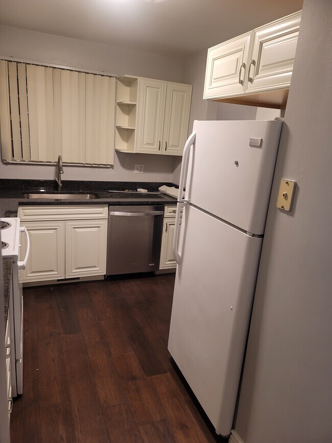 Building Photo - 46101 Allenton Dr