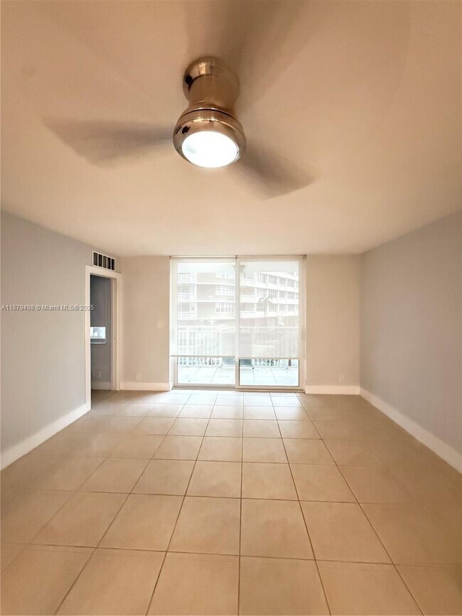 Building Photo - 1801 S Ocean Dr