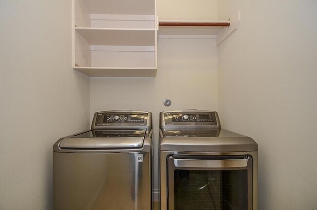 Building Photo - 4307 Fenetre Forest St