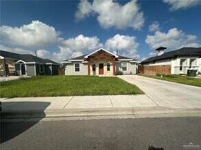 Building Photo - 827 Whitewing St