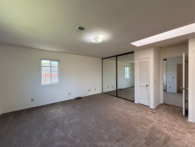 Building Photo - Beautiful 3B/2BA House in Mira Mesa!