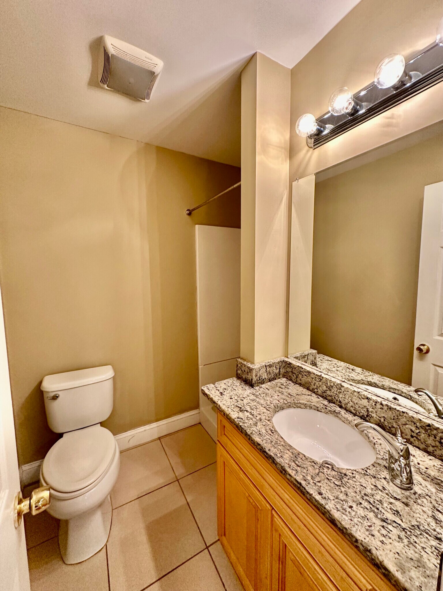 Building Photo - 74 Egmont St