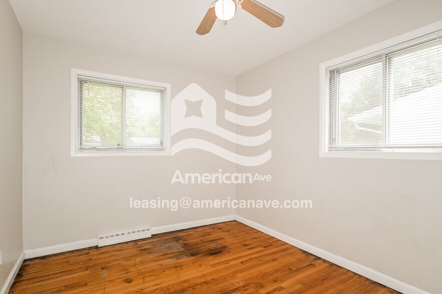 Building Photo - 1214 Baron Ave