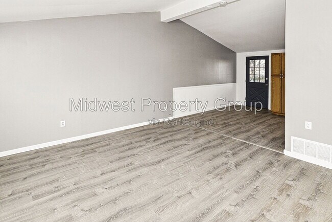 Building Photo - 2857 Dawnview Dr
