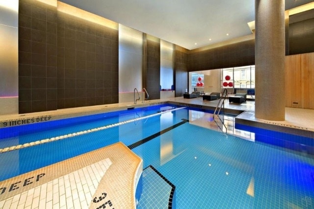 Building Photo - 325 5th Ave