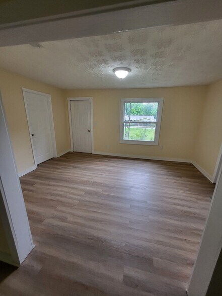 Building Photo - 1410 N 12th Ave
