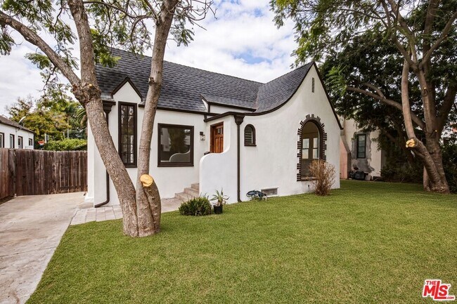 Building Photo - 525 N Crescent Heights Blvd
