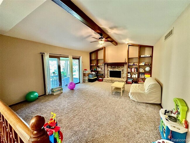 Building Photo - 24397 Venice Dr
