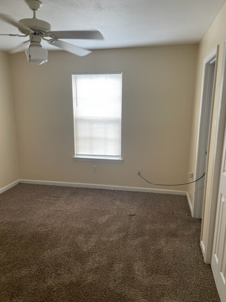 Building Photo - 2738 W Tharpe St