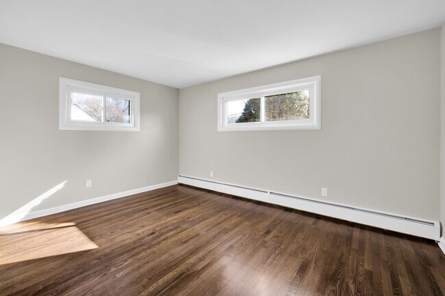 Building Photo - 26 Seminole Cir