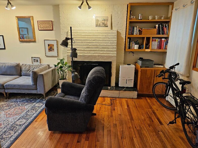 Building Photo - 155 Bradley St