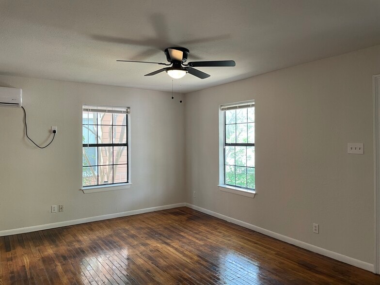 Building Photo - 1628 Sacramento