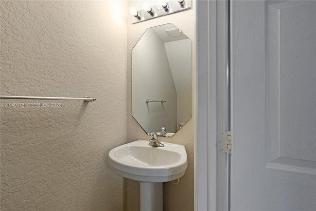 Building Photo - 3533 Sonoma Dr