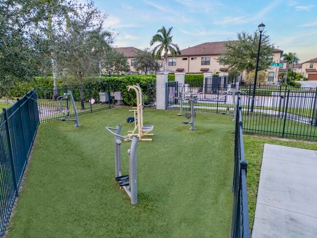 Building Photo - 2366 Byron St