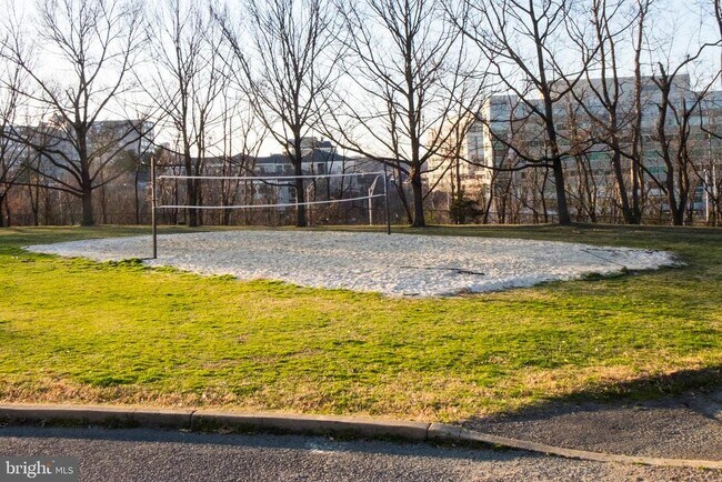 Building Photo - 4859 S 28th St