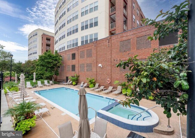 Building Photo - 960 Fell St