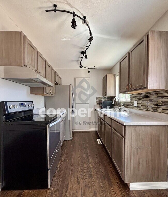 Building Photo - 10536 W 107th Ave